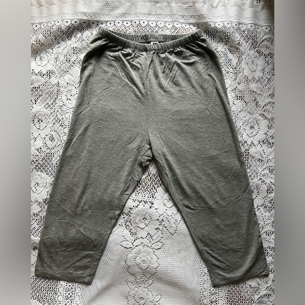 Artter crop cotton pants. Size M